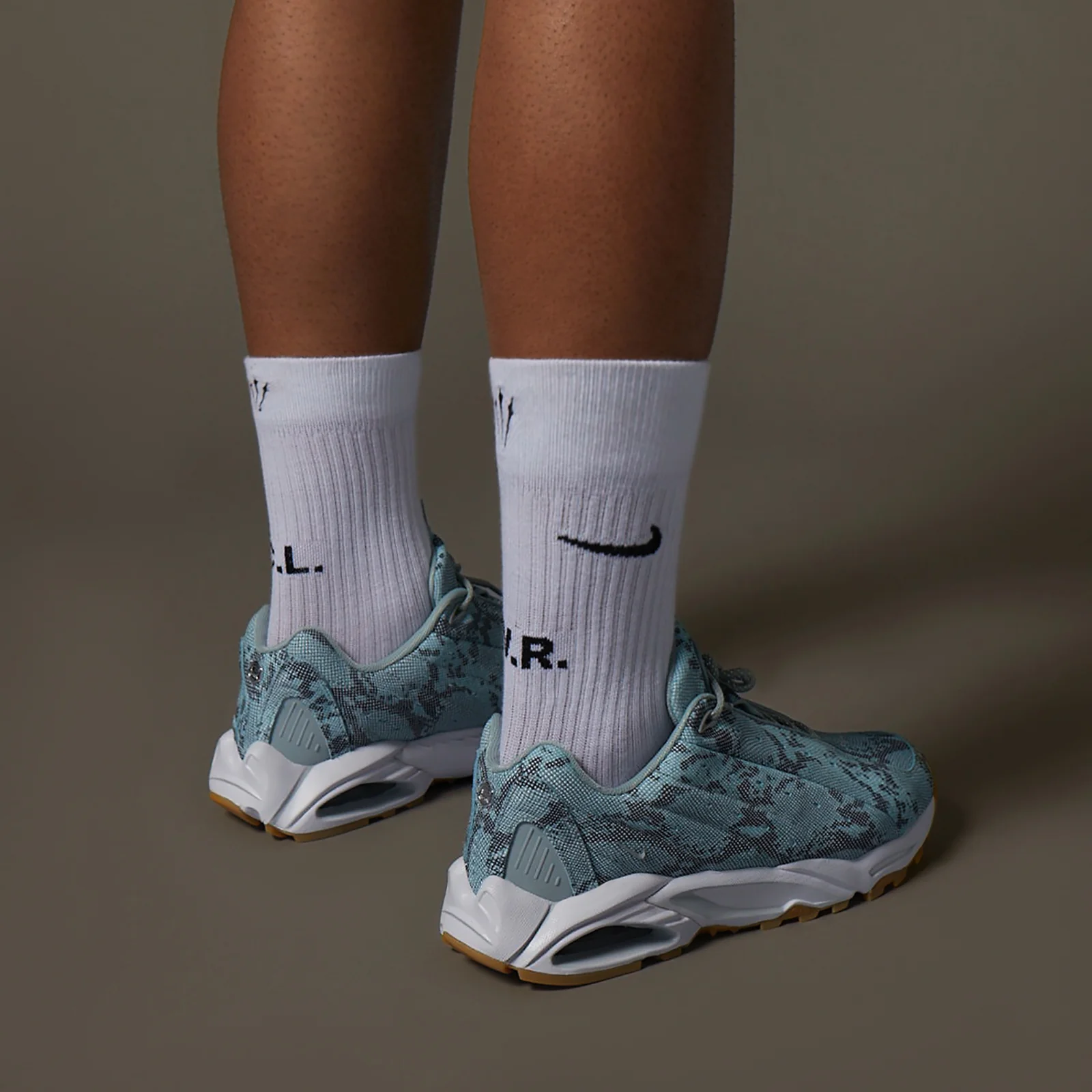 Hot Step - Image 7